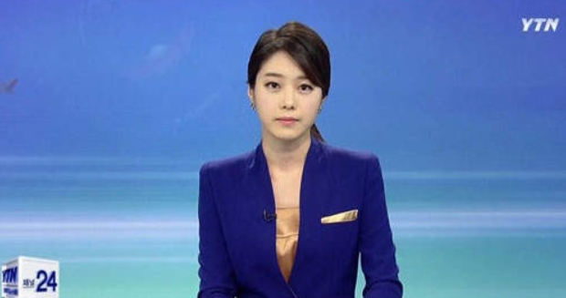 韩国新闻频道《ytn》女记者那妍秀,被网友称神似国民初恋情人秀智