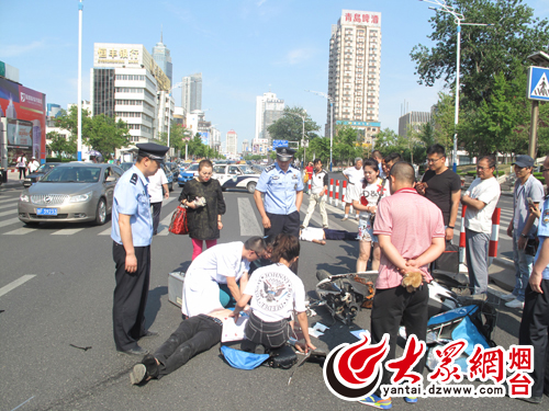 烟台一外卖小哥遭遇车祸 过路警察护士联手生死救援