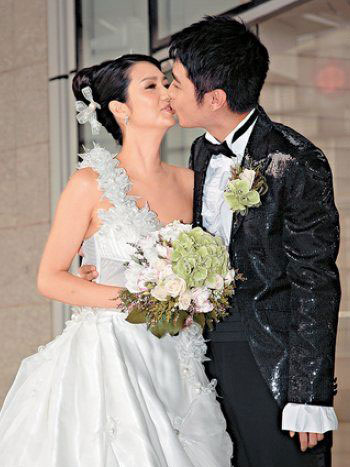 张丹峰洪欣结婚四年 分享姐弟恋相处秘诀