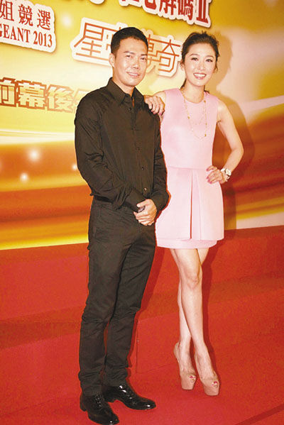 周丽淇被谢天华取笑蜜运中 周丽淇被谢天华取笑蜜运中