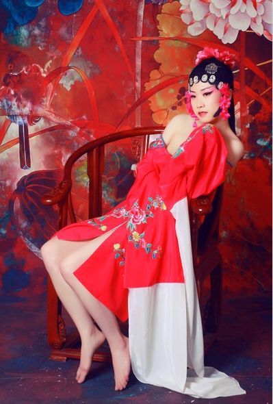 ϣСŮױع ܽؽԼСŮ