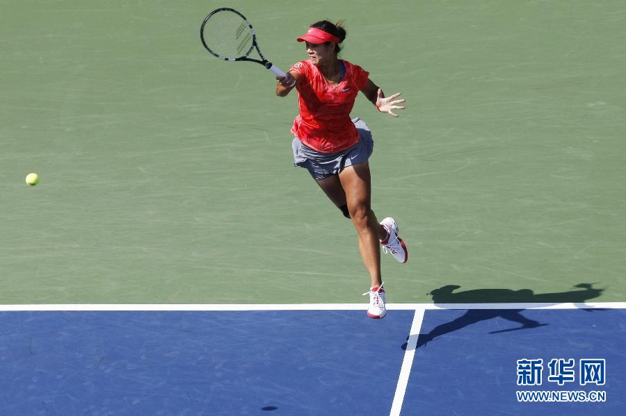 (体育)(1)网球——美网:李娜晋级四强 (体育)(1)网球——美网:李娜晋级四强